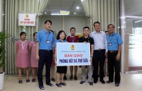 Đem niềm vui đến với nữ công nhân