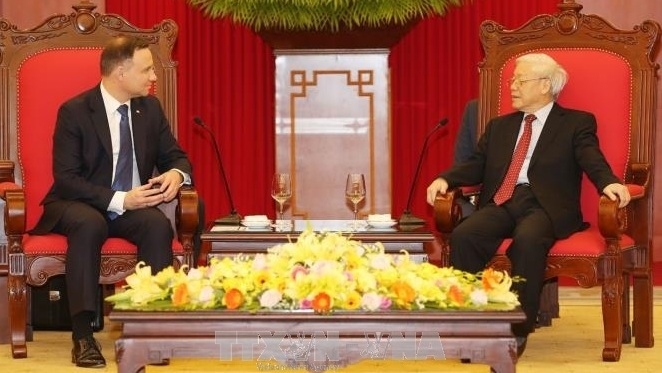 Party chief Nguyen Phu Trong receives Polish President