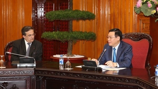 Deputy PM Vuong Dinh Hue receives French business delegation deputy pm vuong dinh hue receives french business delegation
