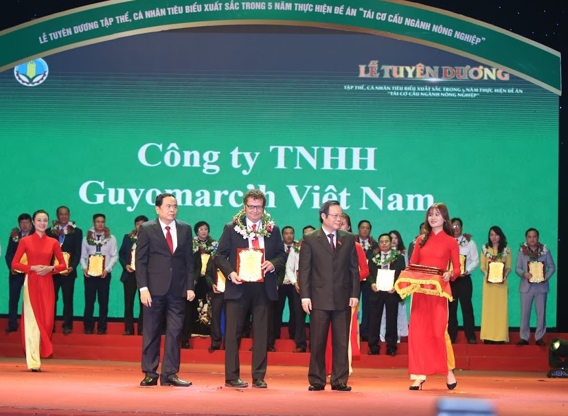 Neovia Vietnam receives the title "Enterprise for Farmers"