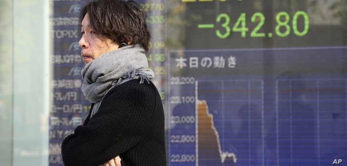 Global economy risks extended period of low growth, OECD warns