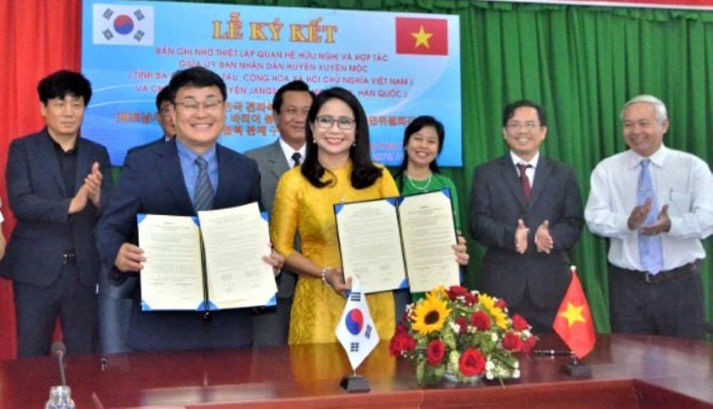Xuyen Moc, Jangsu districts ink cross-border cooperation pact xuyen moc jangsu districts ink cross border cooperation pact