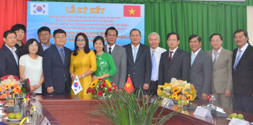 Xuyen Moc, Jangsu districts ink cross-border cooperation pact xuyen moc jangsu districts ink cross border cooperation pact