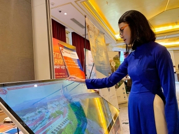 Chuyển đổi số: Bước tiến căn bản để vượt khó