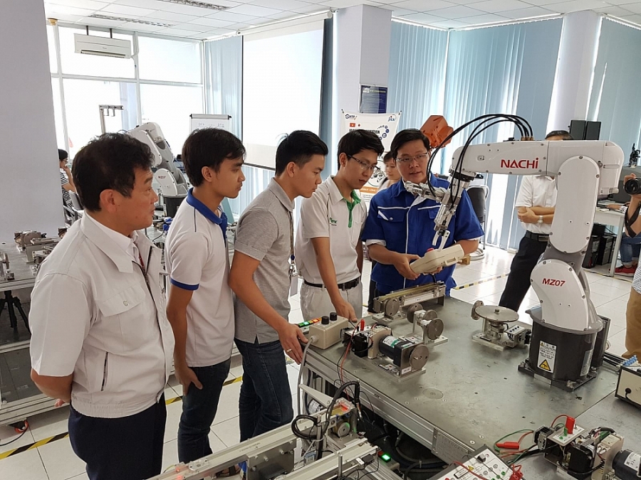 “Khát” nhân lực chất lượng cao