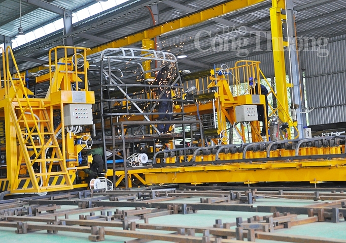 Ổn định vĩ mô, kiểm soát lạm phát, nâng cao sức cạnh tranh của nền kinh tế on dinh vi mo kiem soat lam phat nang cao suc canh tranh cua nen kinh te