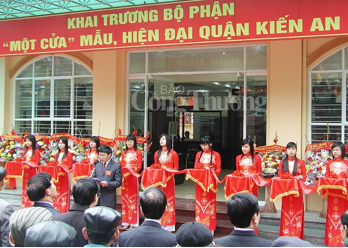 Chính phủ đưa ra giải pháp ngăn chặn "tham nhũng vặt" chinh phu dua ra giai phap ngan chan tham nhung vat