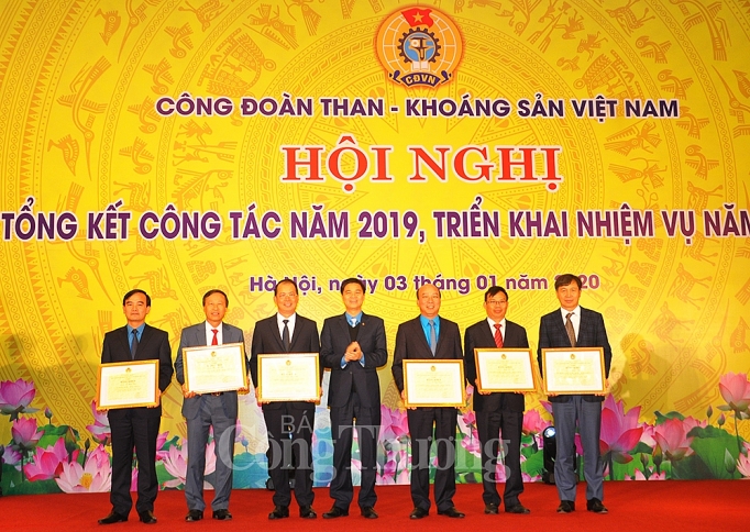 Lao động ngành Than – Khoáng sản: Đồng lòng vì sự phát triển chung moi lao dong nganh than khoang san can phat huy tinh than trach nhiem vi su phat trien chung