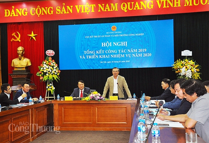 Đảm bảo an toàn, bảo vệ môi trường vì sự phát triển bền vững ngành Công Thương dam bao an toan bao ve moi truong vi su phat trien ben vung nganh cong thuong