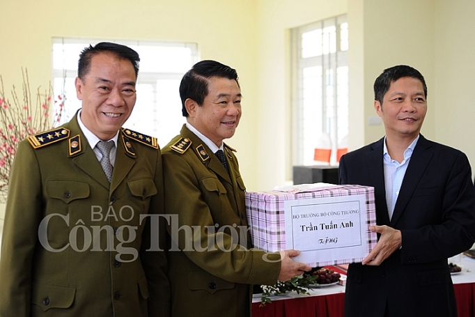 quan ly thi truong ha noi can quyet liet hieu qua de nhan dan vui xuan don tet an toan