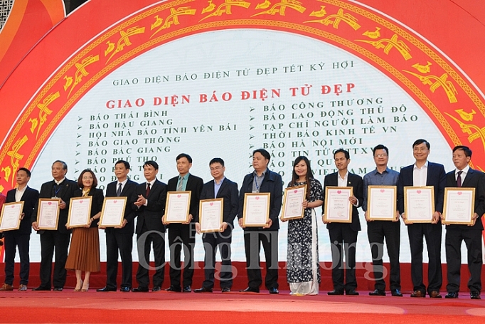 tiep tuc khang dinh vai tro su phat trien cua bao chi viet nam