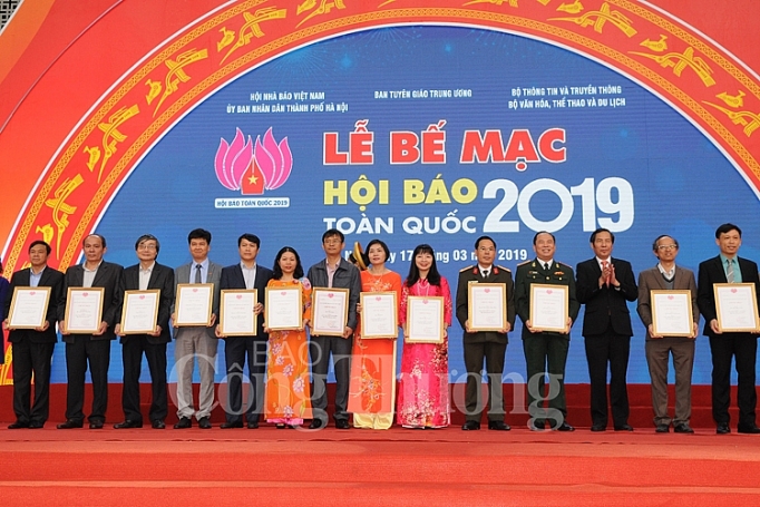 tiep tuc khang dinh vai tro su phat trien cua bao chi viet nam