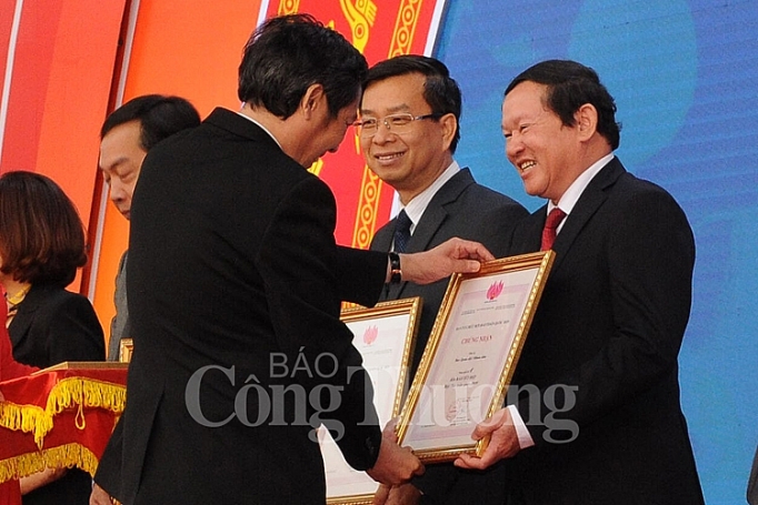 tiep tuc khang dinh vai tro su phat trien cua bao chi viet nam