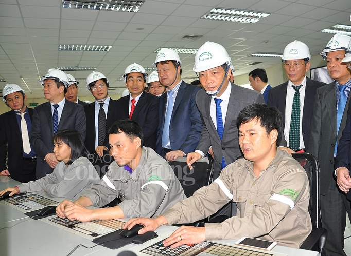 phia sau con so doanh nghiep khai sinh va khai tu