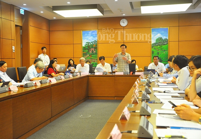 quoc hoi quan tam dac biet den phat trien doanh nghiep