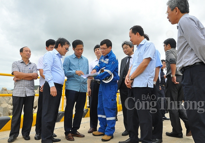 Bộ Công Thương sẽ phối hợp với địa phương giải quyết từng vấn đề cụ thể cac cuc vu phai phoi hop voi dia phuong giai quyet tung van de cu the