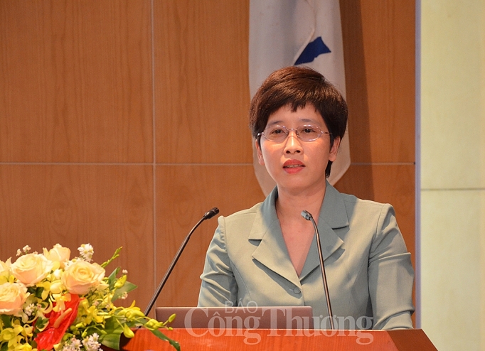 cham dut tinh trang co quan cach nhau vai tram met van ban gui ca tuan chua den