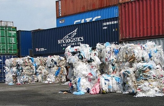 hai doanh nghiep bi khoi to ve hanh vi nhap khau phe lieu trai phep