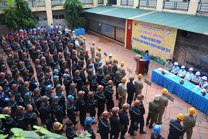 Tập đoàn TKV: Cao điểm 120 ngày, đêm với mục tiêu vượt kế hoạch năm 2019 tap doan tkv cao diem 120 ngay dem voi muc tieu vuot ke hoach nam 2019