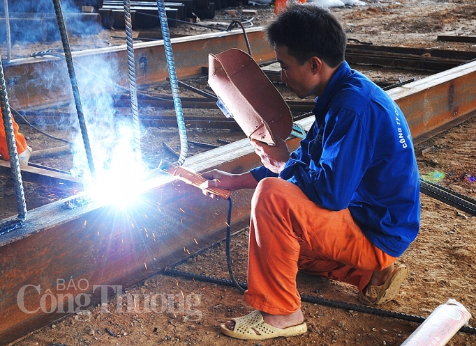 Để thiết thực đưa Luật An toàn, vệ sinh lao động vào cuộc sống de thiet thuc dua luat an toan ve sinh lao dong vao cuoc song