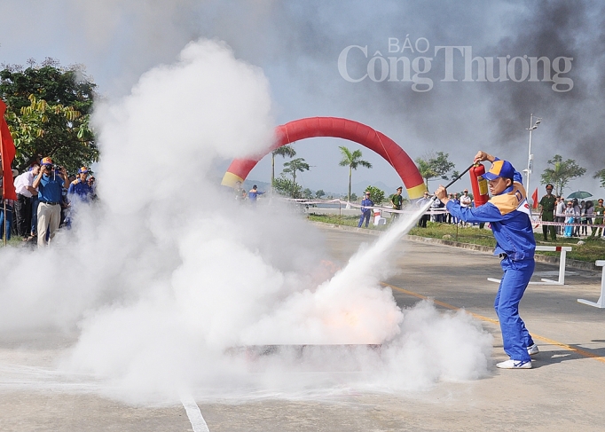 Petrolimex đi đầu trong đảm bảo an toàn lao động, phòng chống cháy nổ petrolimex di dau trong dam bao an toan lao dong phong chong chay no