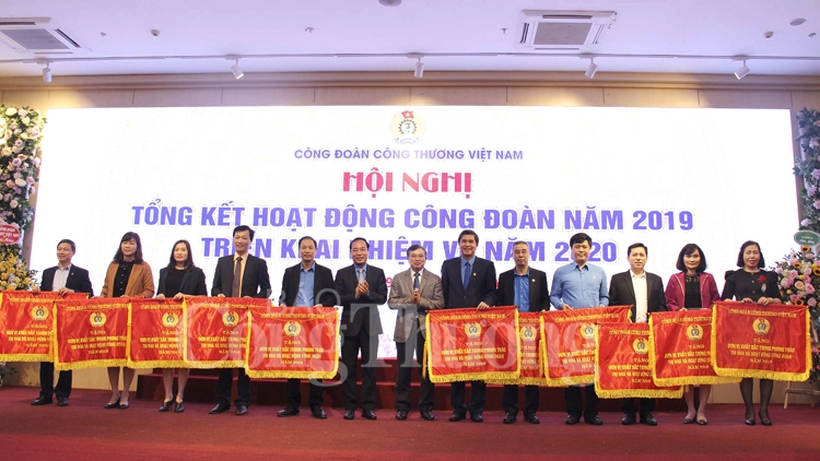Công đoàn Công Thương Việt Nam: Nỗ lực vì người lao động cong doan cong thuong viet nam no luc vi nguoi lao dong