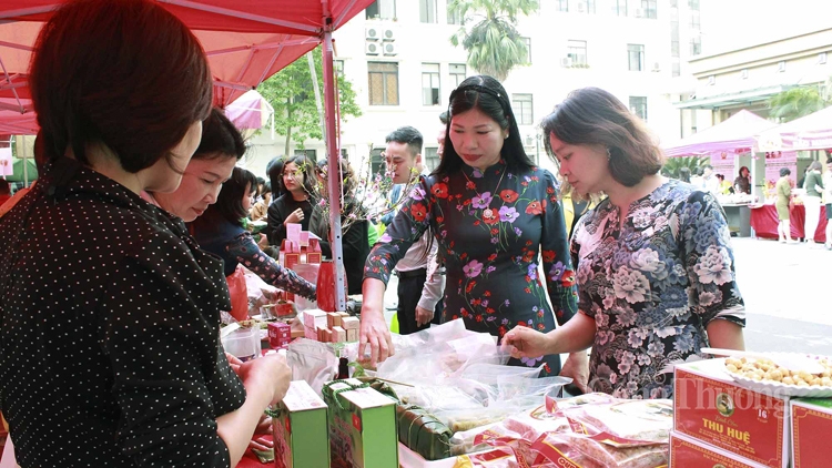 nhon nhip ngay hoi mua sam cua doan vien cong doan bo cong thuong