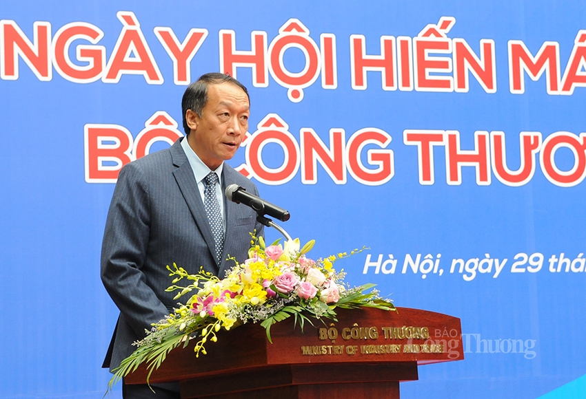 bo cong thuong lan toa manh me tinh than hien mau tinh nguyen vi cong dong
