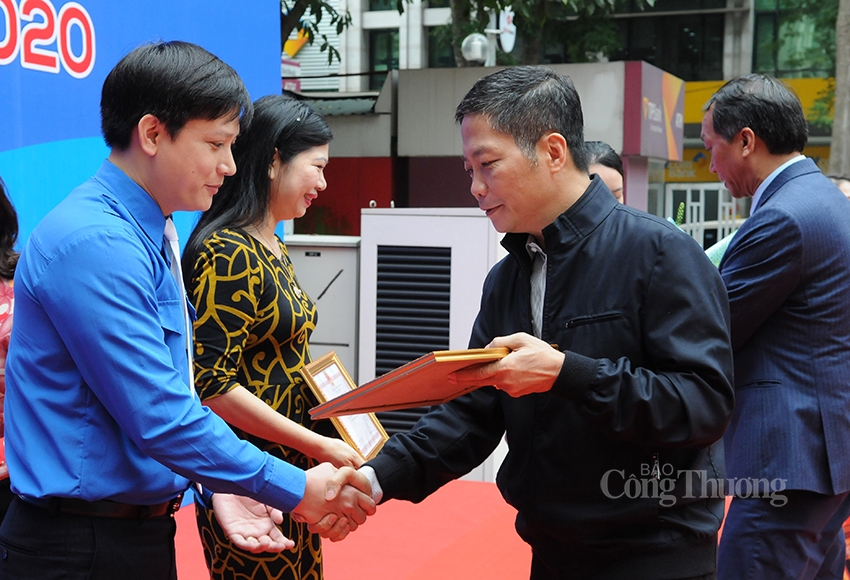 bo cong thuong lan toa manh me tinh than hien mau tinh nguyen vi cong dong