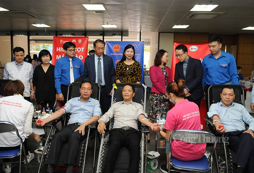 trai tim va tinh nguoi cong thuong