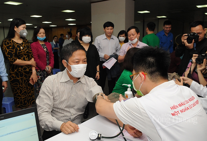 trai tim va tinh nguoi cong thuong