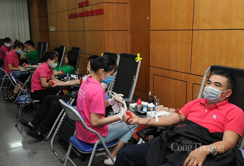 trai tim va tinh nguoi cong thuong