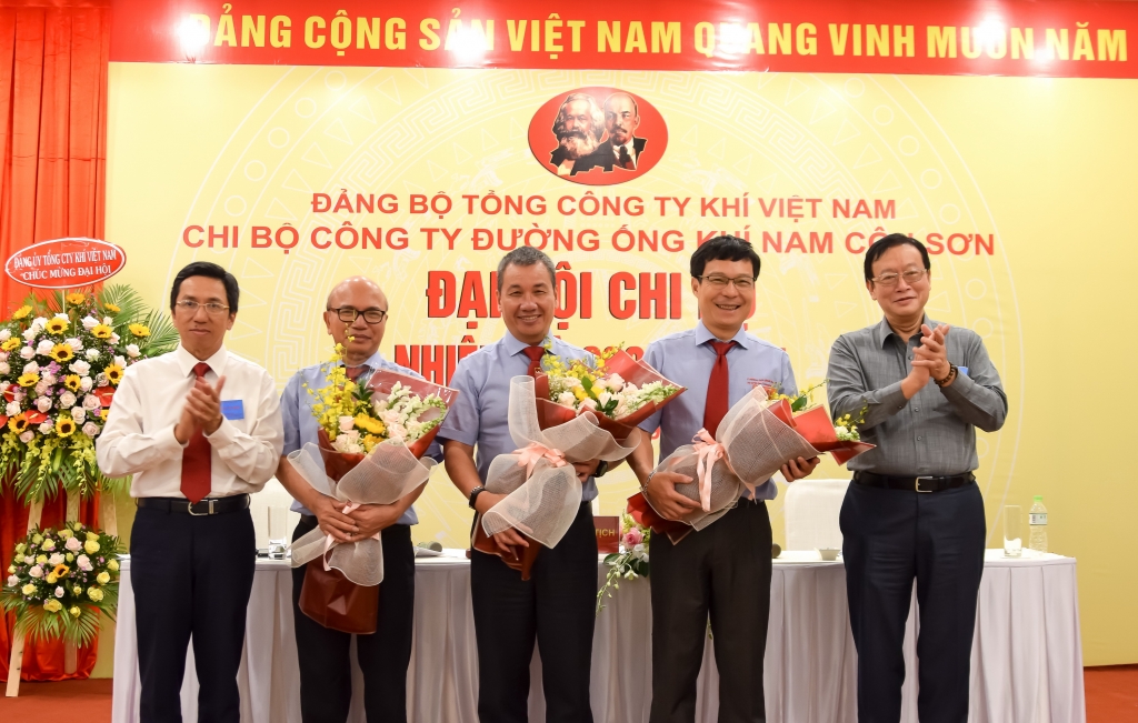 Khẳng định vai trò lãnh đạo của tổ chức Đảng trong sản xuất kinh doanh khang dinh vai tro lanh dao cua to chuc dang trong san xuat kinh doanh