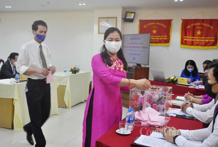 Phát huy sức mạnh tập thể, nâng cao hiệu quả hoạt động phat huy suc manh tap the nang cao hieu qua hoat dong