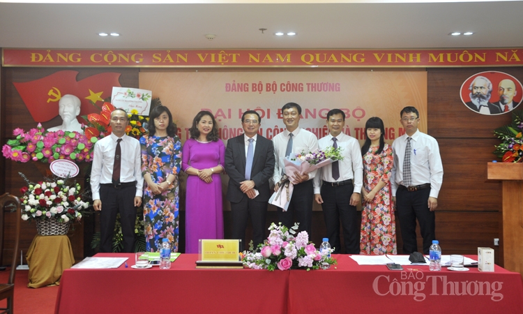 Phát huy sức mạnh tập thể, nâng cao hiệu quả hoạt động phat huy suc manh tap the nang cao hieu qua hoat dong