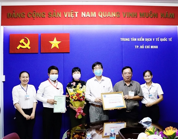 cong doan pv gas ung ho 600 trieu cho tap the y bac si truc chien tai san bay trong diem