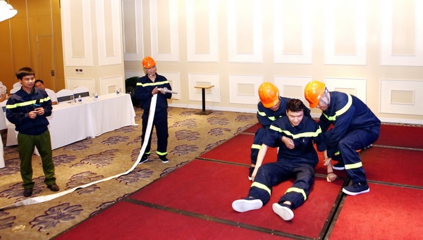 Petrolimex - Nâng cao nghiệp vụ phòng cháy chữa cháy và cứu hộ cứu nạn petrolimex nang cao nghiep vu phong chay chua chay va cuu ho cuu nan