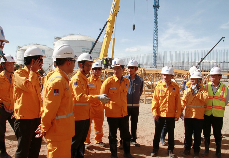 tong giam doc pv gas kiem tra va trien khai cong tac tren cong truong cac du an trong diem