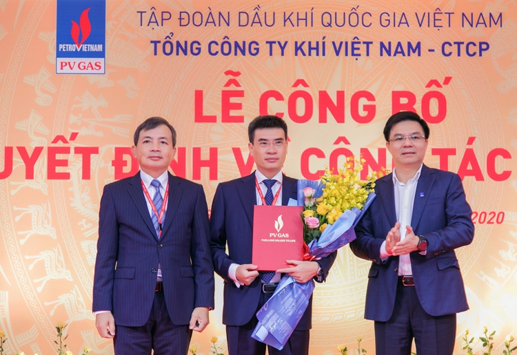 pv gas to chuc le cong bo va trao quyet dinh bo nhiem can bo