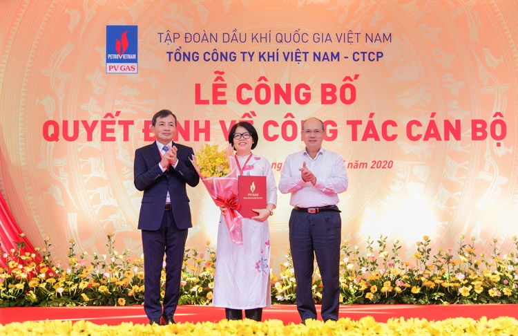 pv gas to chuc le cong bo va trao quyet dinh bo nhiem can bo