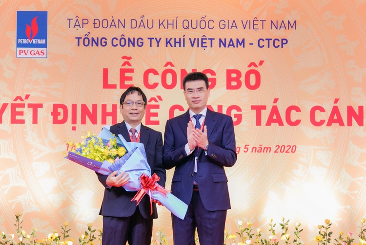 pv gas to chuc le cong bo va trao quyet dinh bo nhiem can bo