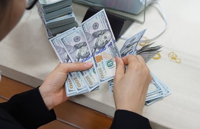 Tỷ giá ngoại tệ ngày 19/5: Nhà đầu tư bán tháo, đồng USD tiếp tục lao dốc