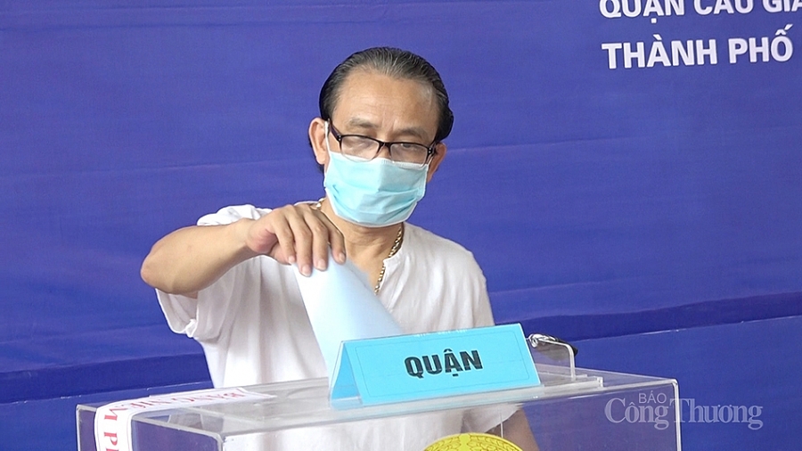 Cử tri cả nước hân hoan trong Ngày hội non sông Cử tri cả nước hân hoan trong Ngày hội non sông
