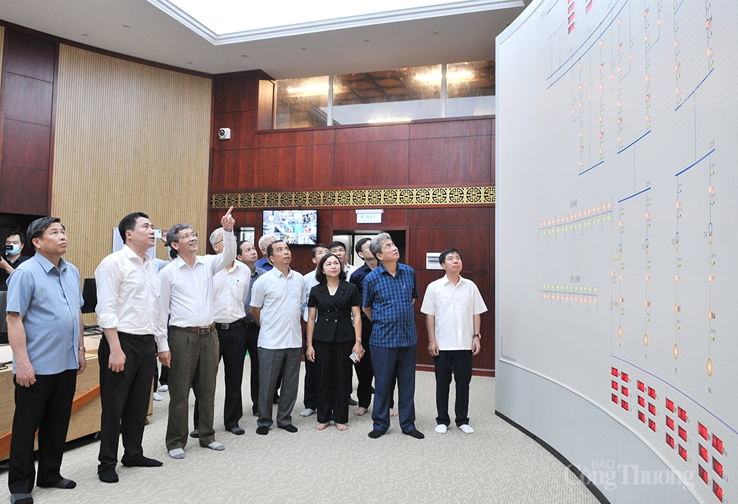 Thứ trưởng Nguyễn Sinh Nhật Tân kiểm tra công tác phòng chống thiên tai tại Hòa Bình, Yên Bái, Sơn La