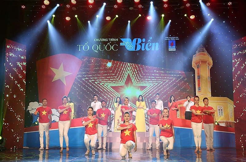 5759 25 pvgas dong hanh cung ct hat mung dang