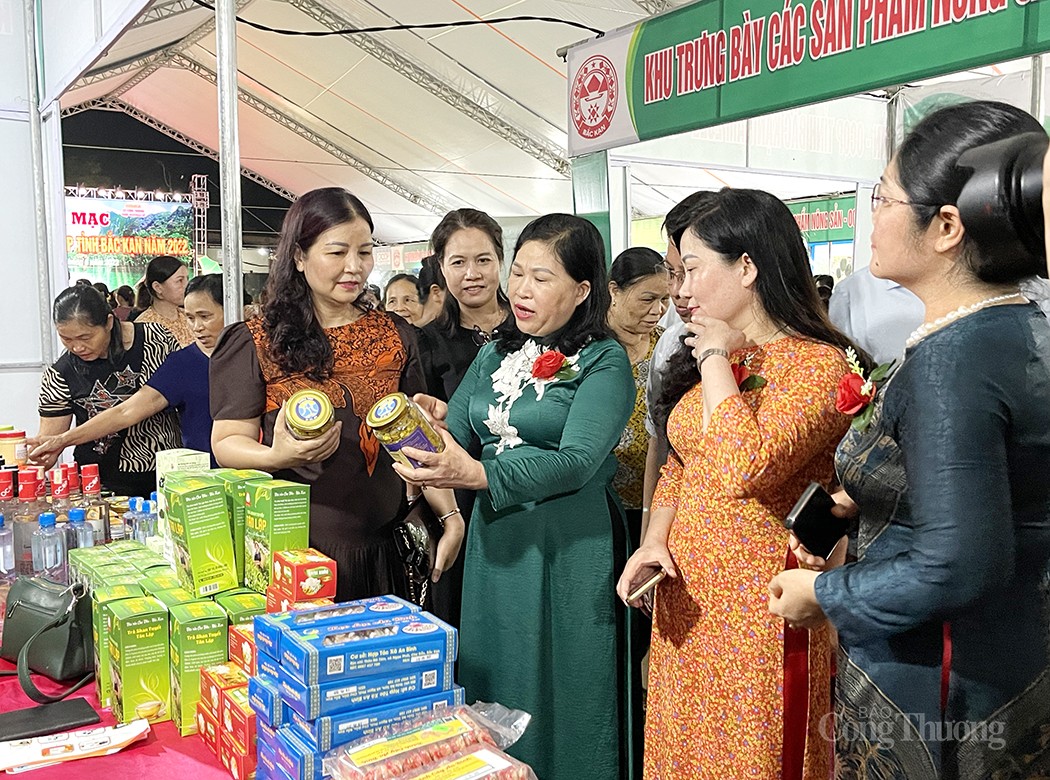 Khai mạc “Ngày hội nông sản - OCOP tỉnh Bắc Kạn năm 2022”