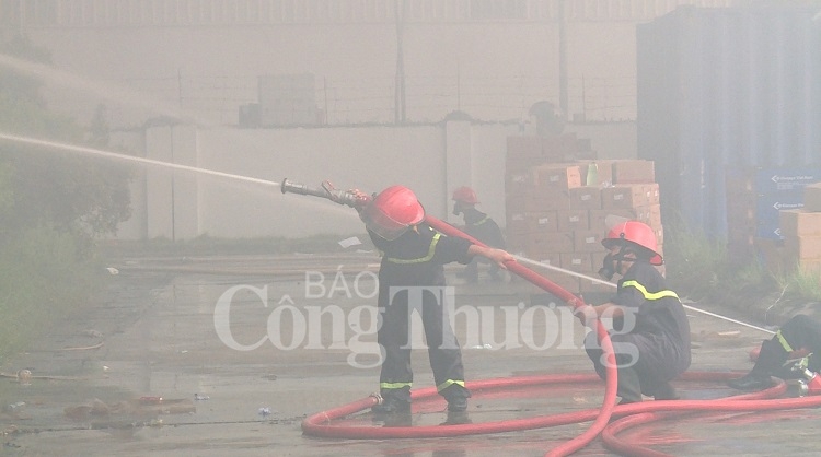 Vĩnh Phúc: Dập tắt đám cháy lớn tại công ty Dong Yang Electronics Việt Nam vinh phuc dap tat dam chay lon tai cong ty dong yang electronics viet nam