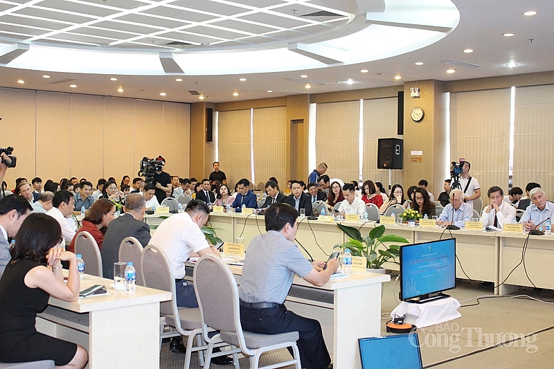 thi truong bat dong san tang nhiet nho chinh sach