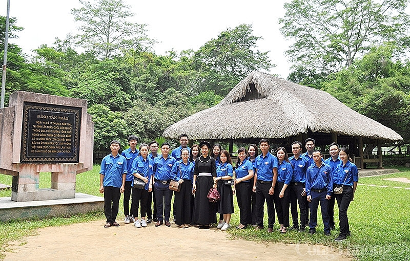 hanh trinh ve nguon cua doan thanh nien bo cong thuong 16