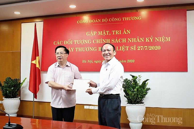 Bộ Công Thương gặp mặt, tri ân các thương binh và thân nhân gia đình liệt sỹ bo cong thuong gap mat tri an cac thuong binh va than nhan gia dinh liet sy